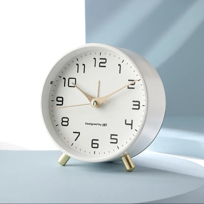 Scandinavian Silent Table Clock Round Analog Quartz Clock