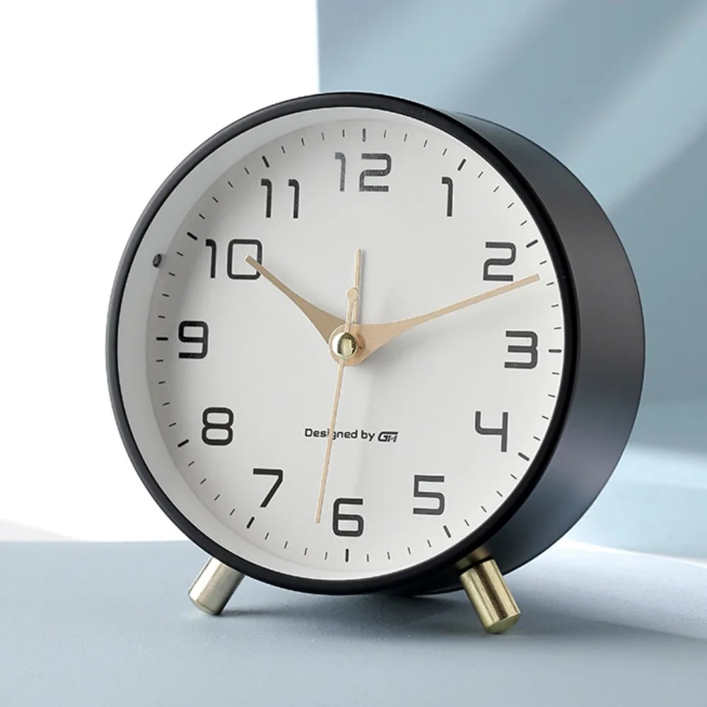 Scandinavian Silent Table Clock Round Analog Quartz Clock