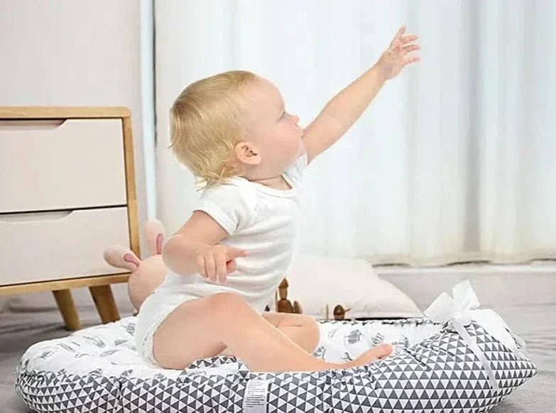 Foldable Portable Infant Bassinet Travel Baby Crib Safe Sleep